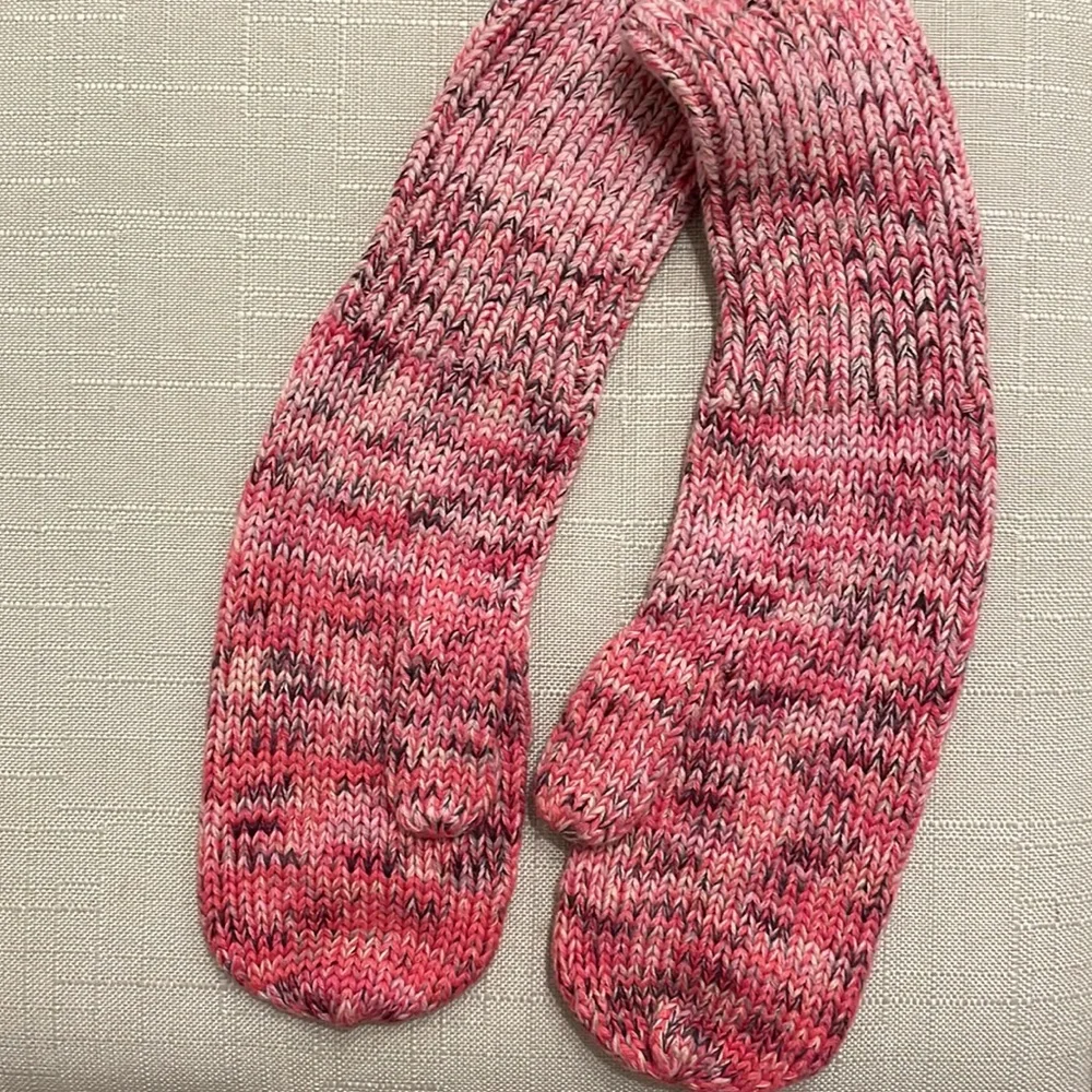 NWT knit mittens. Nic and Zoe